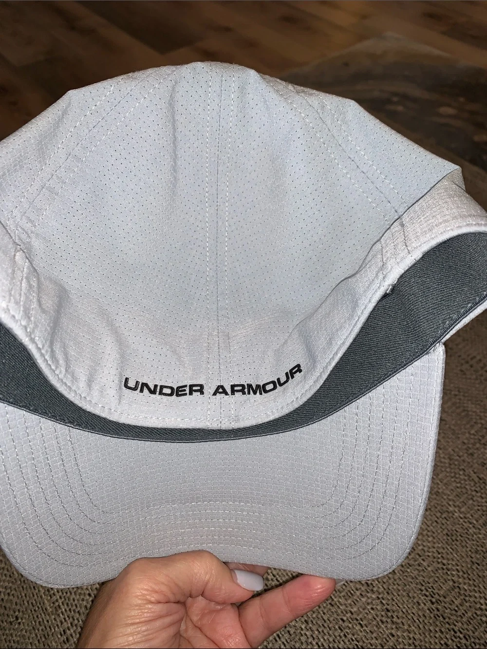 Gray Under Armour hat, cap medium large